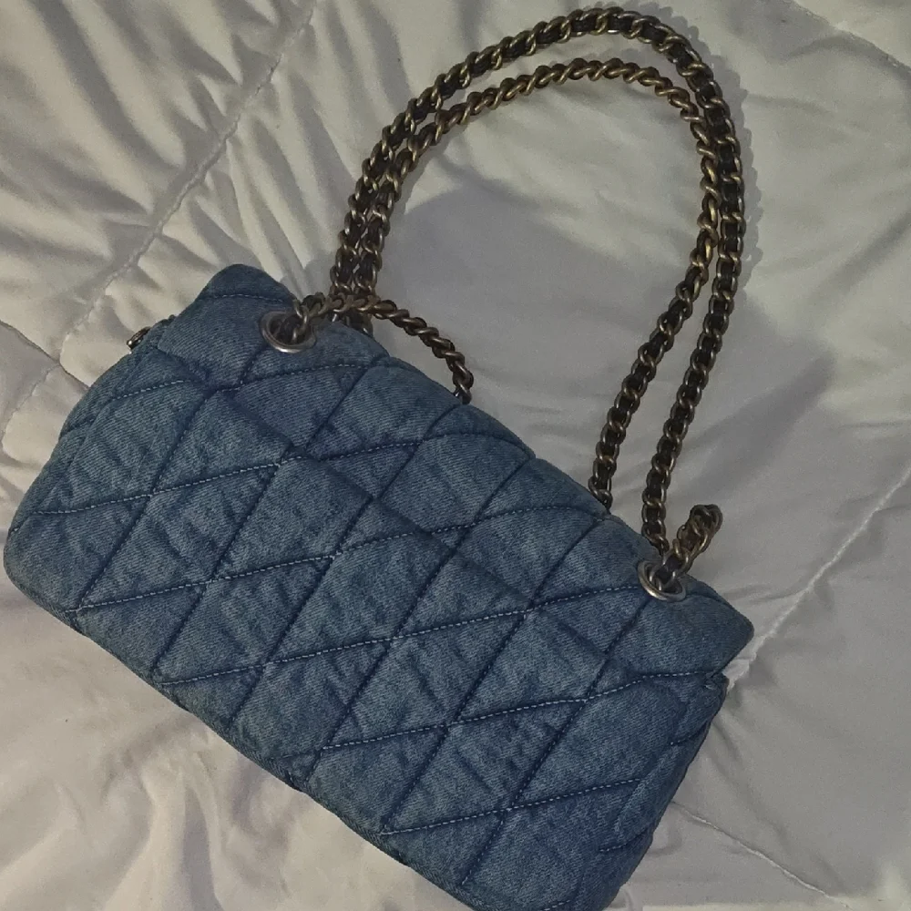 Coach Quilted Denim Shoulder Bag with Gold Chain - Picture 5 of 8